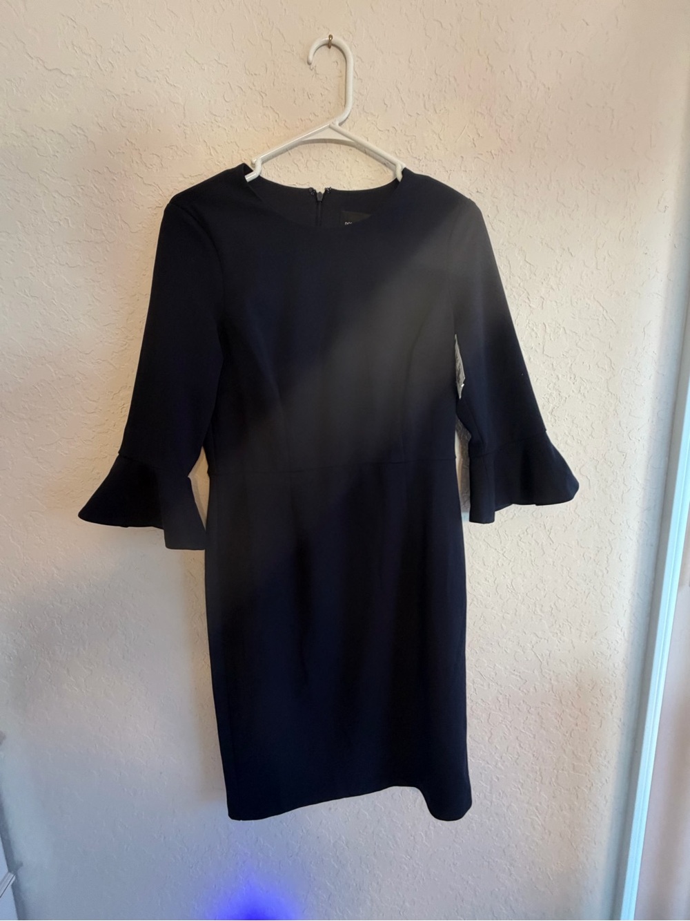 Donna Morgan Black Bell-Sleeve Midi Dress